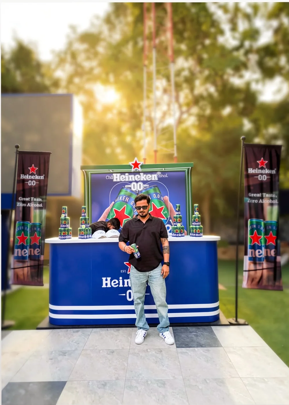 99Birds creator at a Heineken 0.0 brand activation